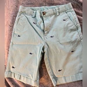 Vineyard Vines whale embroidered shorts size 12.